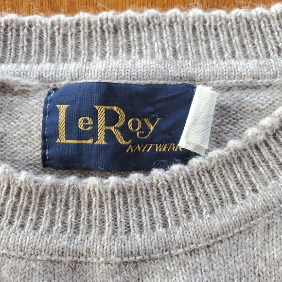 Vintage Sweater - Picture 2 of 5